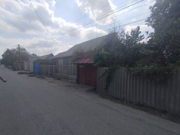 продаю дом район аламединского рынка: Дом, 70 м², 4 комнаты, Агентство недвижимости, Старый ремонт