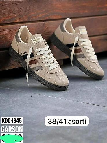 Patike: Nove Turske patike Spezial
 od 36 do 40 
4700 din
PK🌛 — 5