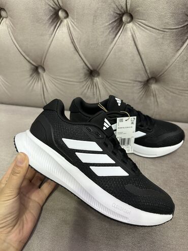 Кроссовки и спортивная обувь: Новые женские кроссовки Adidas🇺🇸,оригинал. Легкие удобные. На лето