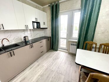 Посуточная аренда квартир: 2 комнаты, Душевая кабина, Постельное белье, Парковка — 2