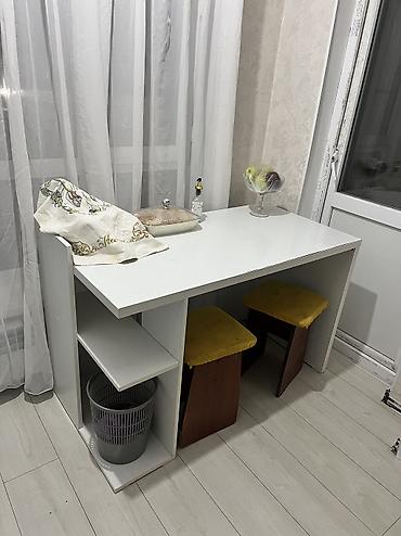 Компьютерный стол, Б/у, С полками