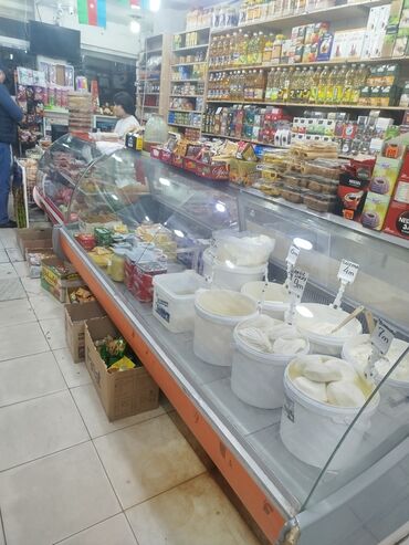 ət soyducusu: Mağaza üçün tam işlək soyuducu piştaxta - Tip: ön şüşəli, üfüqi