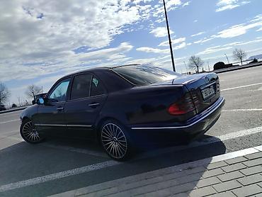 bmw m3 e92: Mercedes-Benz E-Class (W210) sedan Xarici - Tünd bənövşəyi rəngli — 9