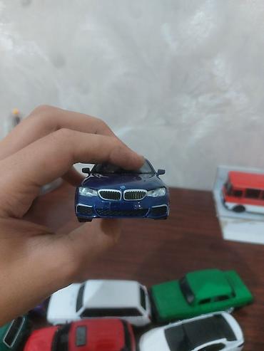 e34 bmw: Mavi rəngli metal oyuncaq model avtomobil – sedan tipli. Realist — 4