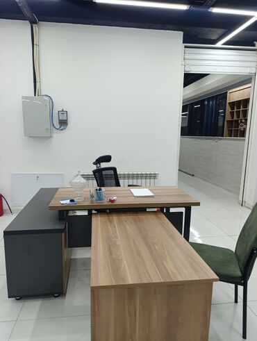 Ofis dəst mebeli: Müasir ofis rəhbər masası dəsti - Dizayn: L formalı iş masası, yan — 5