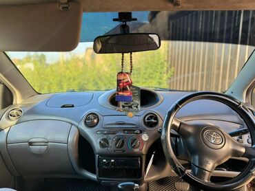срочно срочно продаю машина: Toyota Vitz: 2002 г., 1 л, Автоматтык, Бензин, Хетчбек