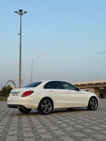 Mercedes-Benz: Mercedes-Benz C 200: 1.6 l | 2017 il Sedan — 5