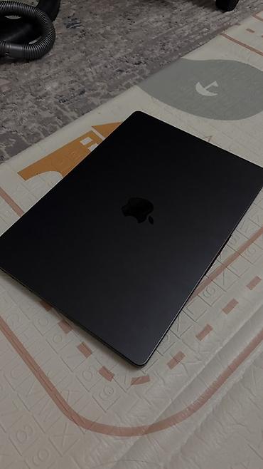 x1 yoga: MacBook Pro в чёрном цвете. Ноутбук Apple в тонком алюминиевом — 3