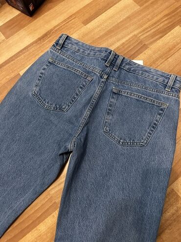 джинсы высокая посадка: Джинсы ZARA - Модель: классические прямые - Посадка: средняя - Цвет