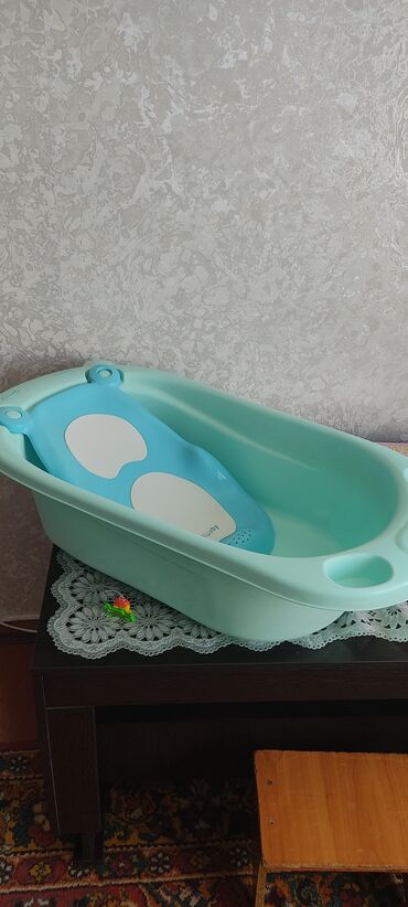 Другие товары для детей: Ванночка Б/у в хорошем состоянии.В коплекте подставка чтобы удобно