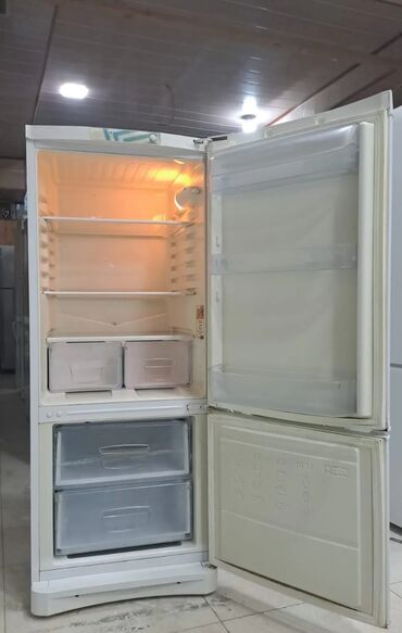 Plitələr və bişirmə panelləri: 2 qapılı Indesit Soyuducu Satılır