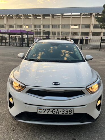 ağ niva: Kia Stonic: 1.6 l | 2017 il Ofrouder/SUV