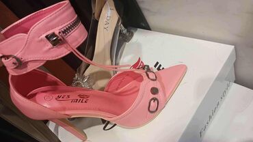 new yorker нови сад слике: Sandale, Alexander McQueen