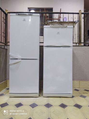 məişət soyuducuları: İşlənmiş 2 qapılı Indesit Soyuducu Satılır, rəng - Ağ, Dolab içi