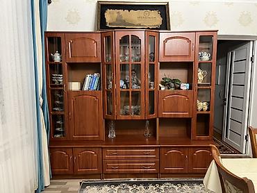 fire maple: Секция-стенка для гостиной из ЛДСП под тёмную вишню/махагон с фасадами — 1