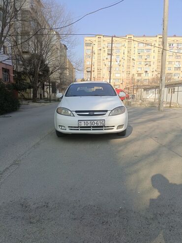 almaniyadan masin getirmek: Chevrolet Lacetti: 1.6 l | 2006 il 250000 km Hetçbek