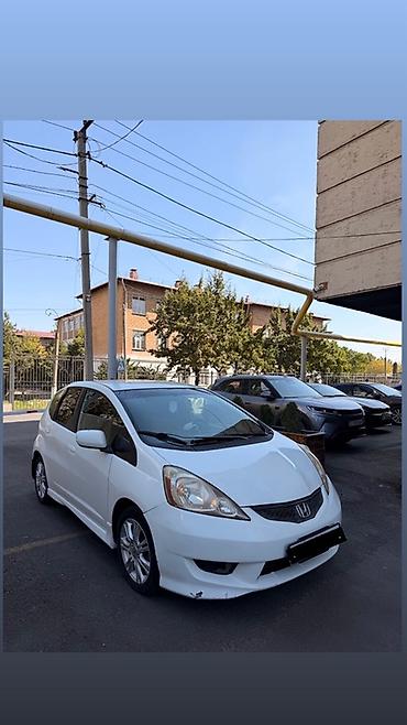 магнитафон на фит: Honda Fit: 2010 г., 1.5 л, Автомат, Газ, Хэтчбэк — 2