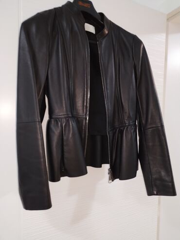 zenska jakna sitni plis: Potpuno nova kozna jakna crna kupljena u Nemackoj za 600 € . Nenosena