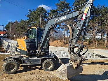 Другие стройуслуги: Услуги экскаватора 140–55–60. Катлован любой объём — 3