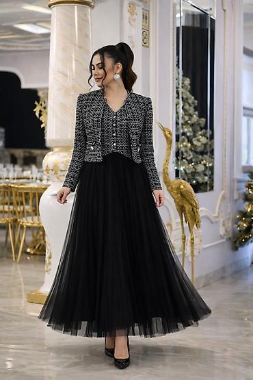 Zərif qara ziyafət dəsti - Üst: Qara-ağ naxışlı, qısa kəsimli jaket
