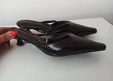 mubb obuca online: Lakovane papuce dostupne u broju 38
Duzina gazista 24 cm
1200 rsd 💥 — 2