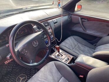 Mercedes-Benz: Mercedes-Benz E-Class (W210) sedan - Kuzov: 4 qapılı sedan, tünd mavi — 10