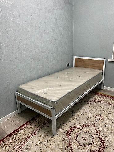 каркасы кровати: Металлическая кровать с декоративными вставками под дерево - Прочный — 3
