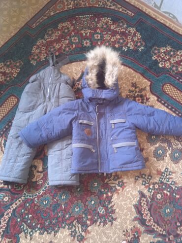Детский мир: Комбинезон с курткой зимняя, очень теплая состояния отличное цена 1000