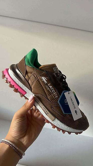 lacoste bela majica: Lacoste patike – lifestyle/trail hibrid - Model sa prepoznatljivim — 2