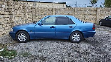 yol nisani: Mercedes-Benz C-Class sedan (W202) - Kuzov: 4 qapılı sedan, mavi rəng — 3