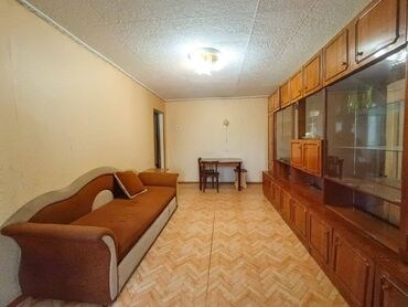 гоголя московская квартира: 3 комнаты, 55 м², Индивидуалка, 4 этаж, Старый ремонт