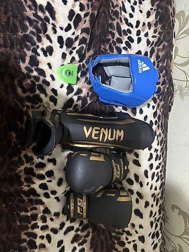 dicey aparatı: Boks/MMA qoruyucu dəst Tərkibi: - Adidas mavi baş qoruyucu (Velcro — 1