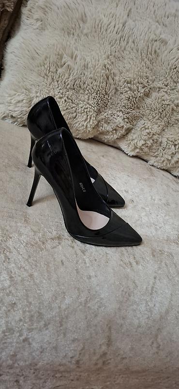 qış botinkaları: Qara laklı qadın tuflisi – JULINA - Model: klassik “stiletto” - — 1