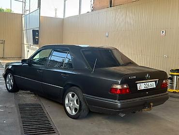sr group: Mercedes-Benz E-Class: 1994 г., 2 л, Механика, Бензин, Седан — 4
