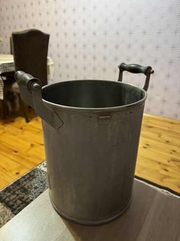 sud bidonu: Qazan, rəng - Gümüşü, 5-dən çox l