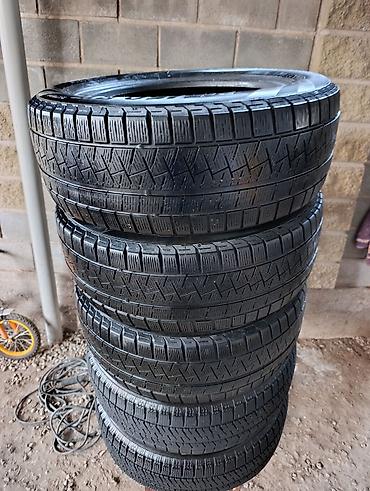 275 35 r18: Продаю в идеальном состоянии зимние шины.без шишек и порезов.отдаю по — 1