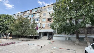 дешевые квартиры в оше: 1 бөлмө, 18 кв. м, Жатакана жана мейманкана түрүндө, 3 кабат, Косметикалык ремонт