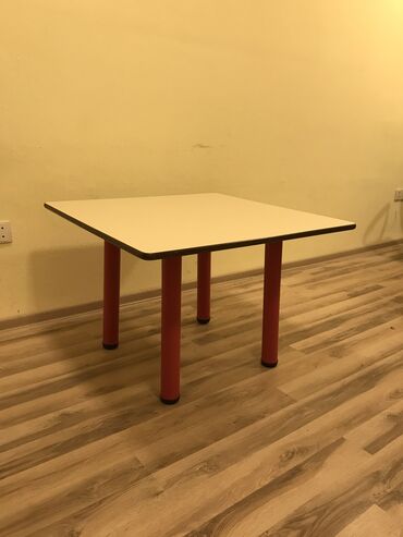 bagca stolu: Yeni, Açılmayan, Kvadrat masa