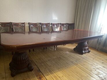 продаю старый мебел: Комплект стол и стулья Для зала, Б/у