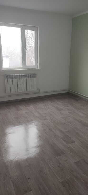 сдается 2 комнатная квартира на месяц: 2 бөлмө, Кыймылсыз мүлк агенттиги, Чогуу жашоосу жок, Жарым -жартылай эмереги бар