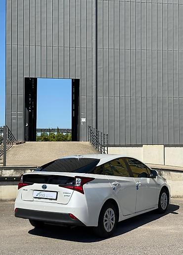 альфард 2020: Toyota Prius: 2020 г., 1.8 л, Автомат, Гибрид, Хэтчбэк — 5