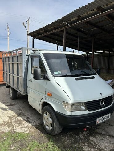 спринтер с прицепом: Жүк ташуучу унаа, Mercedes-Benz