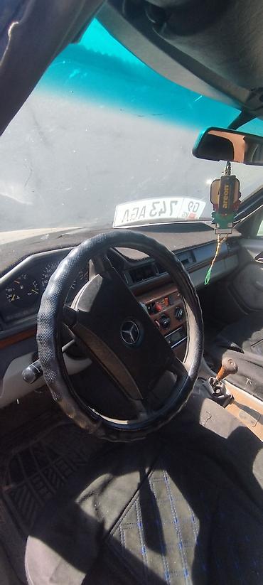 e60 m5: Mercedes-Benz W124: 1985 г., Седан — 6
