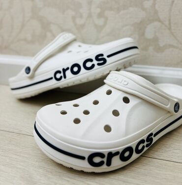 crocs кроссовки: Оригинальные crocs 🐊 💯% размер 45 
Качество огонь 🔥