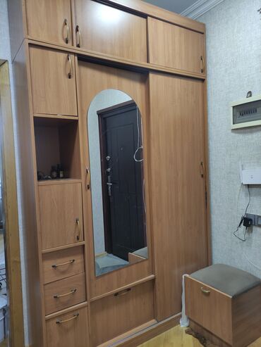 Asılqanlar: Kupe, 6 qapı Düz dolab, Dəhliz dolabı