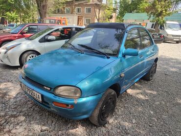 продаю авто: Mazda 121: 1999 г., 1.3 л, Механика, Бензин, Седан