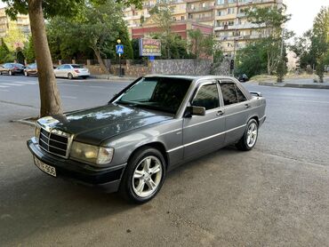 rahibe: Mercedes-Benz 190: 2 l | 1992 il Sedan