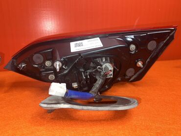 Стоп-сигналы: Комплект стоп-сигналов Toyota 2018 г., Б/у, Оригинал — 8