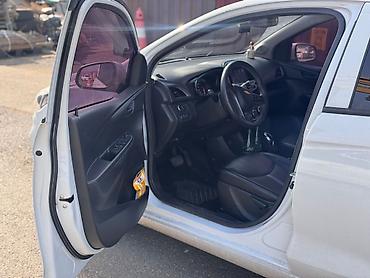 Chevrolet: Chevrolet Spark: 2019 г., 1 л, Вариатор, Бензин, Хэтчбэк — 25