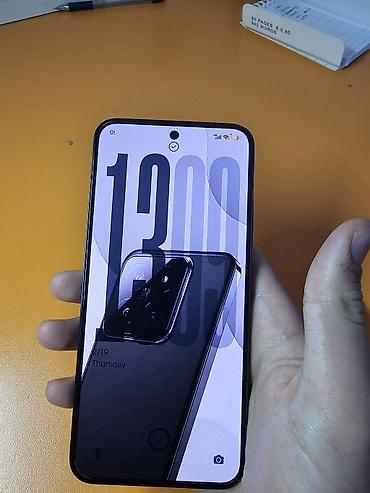 Другие мобильные телефоны: Смартфон с экраном почти без рамок и центральным отверстием под — 1